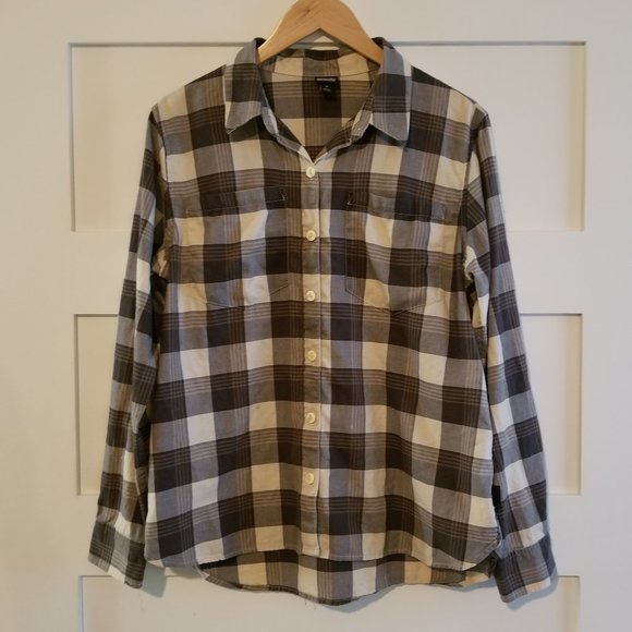 Patagonia Tops - Women's Patagonia Organic Cotton Button Up Shirt